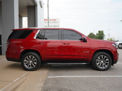 Used 2022 Chevrolet Tahoe LT w/ Luxury Package AWD/4WD image 9