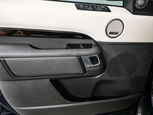 Used 2021 Land Rover Discovery S R-Dynamic AWD/4WD image 6