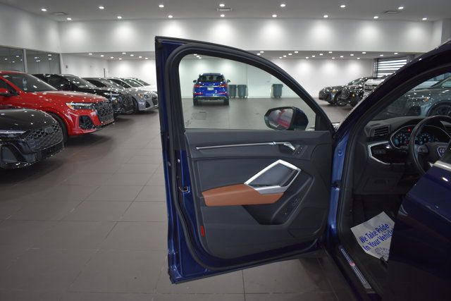 Used 2024 Audi Q3 2.0T Premium w/ Convenience Package AWD/4WD image 9