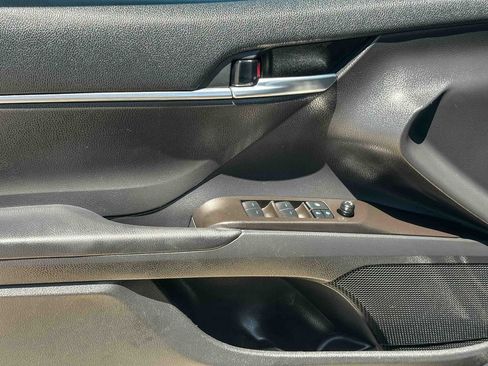 Used 2021 Toyota Camry LE FWD image 16