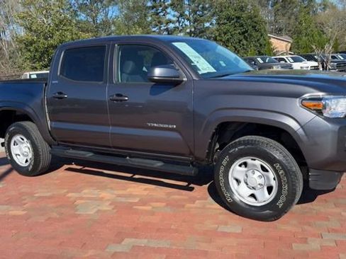 Used 2023 Toyota Tacoma SR5 RWD image 4