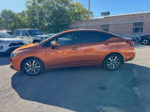 Used 2020 Nissan Versa SV image 4