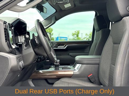 Used 2025 Chevrolet Silverado 1500 LT Trail Boss w/ Convenience Package II AWD/4WD image 13