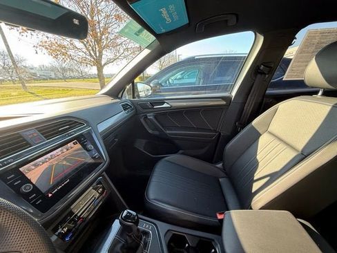 Certified 2022 Volkswagen Tiguan SE R-Line image 26
