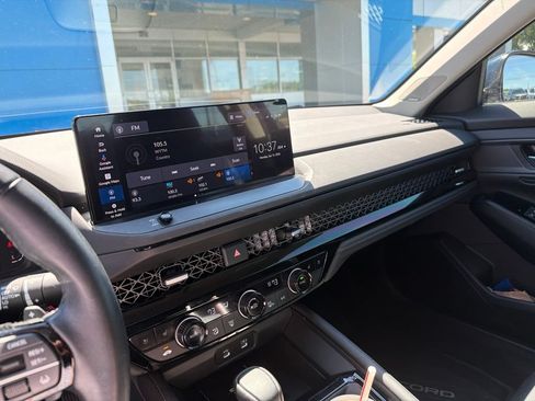 Used 2024 Honda Accord Touring image 10