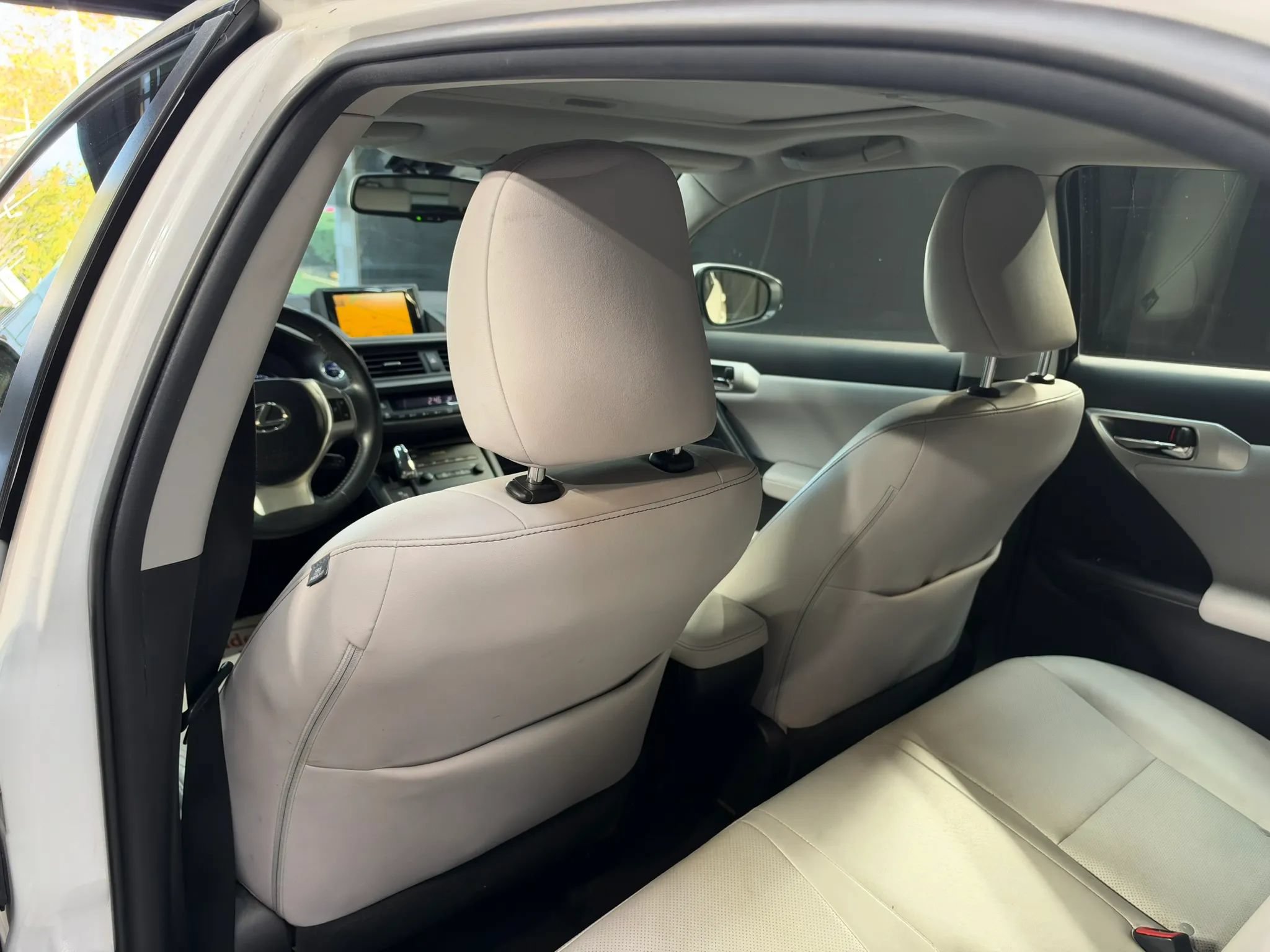 Used 2012 Lexus CT 200h Premium w/ Leather Pkg FWD image 22