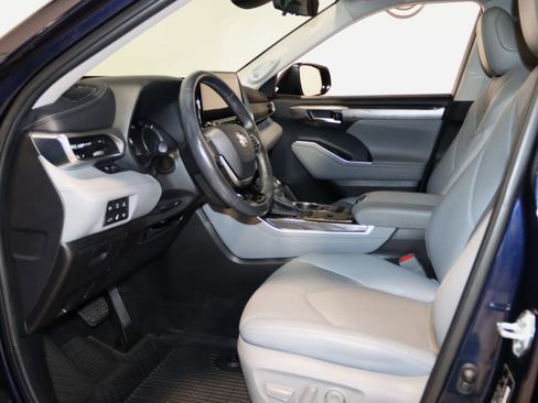 Used 2021 Toyota Highlander Platinum image 39