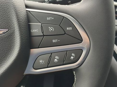 New 2026 Chrysler Pacifica Select image 23