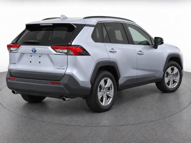 Used 2023 Toyota RAV4 LE AWD/4WD image 1