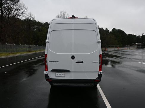 Used 2024 Mercedes-Benz Sprinter 2500 image 25