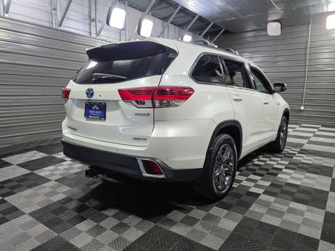 Used 2019 Toyota Highlander Limited Platinum image 5