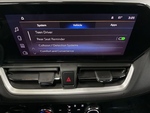 Used 2024 Chevrolet TrailBlazer LS image 30