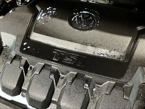 Used 2019 Volkswagen Tiguan SEL AWD/4WD image 28