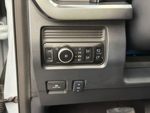 Used 2025 Ford F250 Platinum image 32