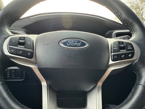 Certified 2024 Ford Explorer XLT w/ Equipment Group 202A image 31