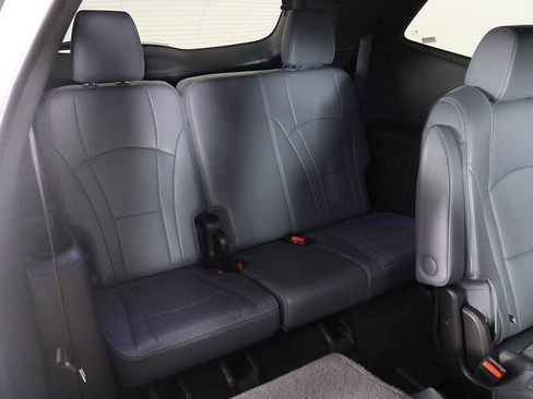 Used 2024 Buick Enclave Premium image 37