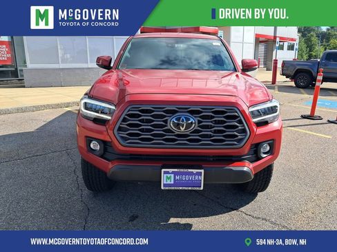Used 2023 Toyota Tacoma TRD Off-Road w/ Technology Package AWD/4WD image 8