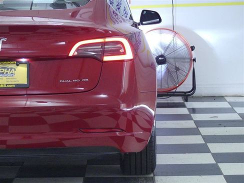 Used 2018 Tesla Model 3 Long Range AWD/4WD image 27