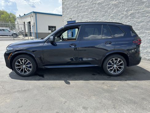 Used 2024 BMW X5 xDrive40i w/ M Sport Package AWD/4WD image 4