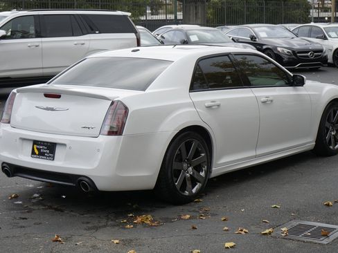 Used 2014 Chrysler 300 SRT8 w/ Leather Interior Group RWD image 8