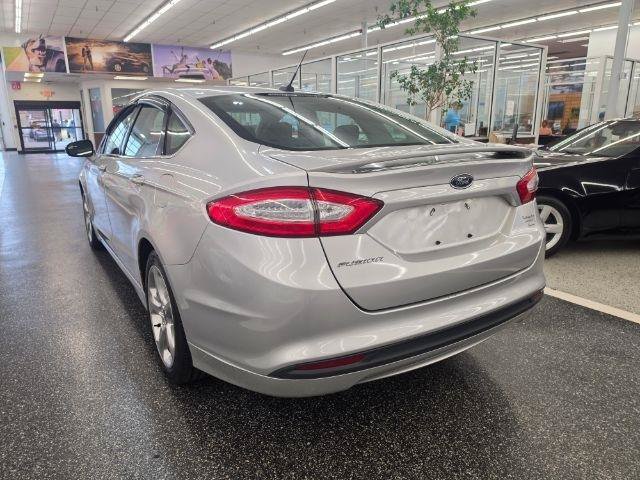 Used 2014 Ford Fusion SE w/ Equipment Group 201A FWD image 7
