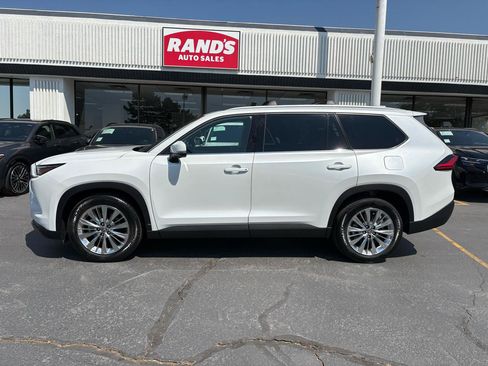 Used 2024 Toyota Grand Highlander AWD image 20