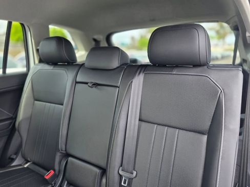 Used 2023 Volkswagen Tiguan SE FWD image 15