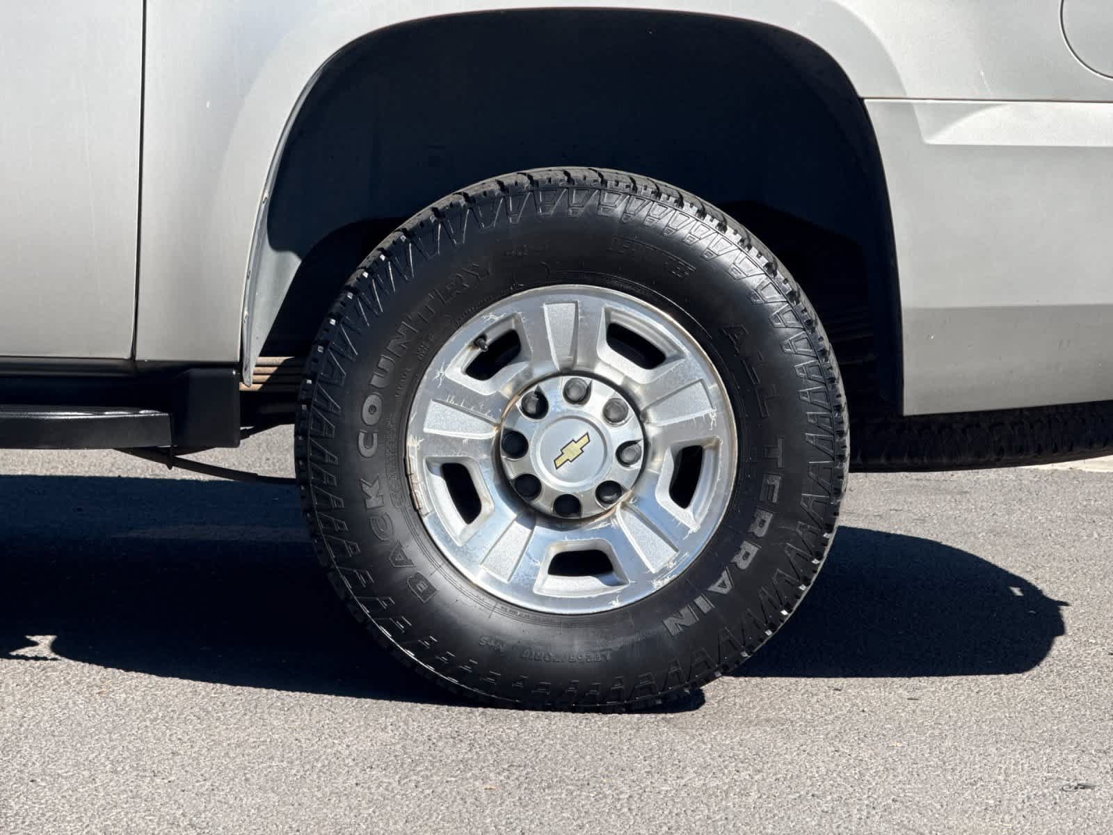 Used 2009 Chevrolet Suburban 2500 LT AWD/4WD image 27