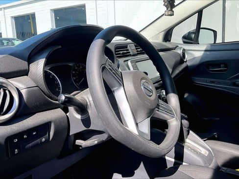 Certified 2022 Nissan Versa S FWD image 7