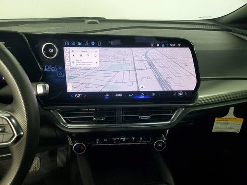 Used 2026 Chevrolet Equinox EV LT FWD image 16