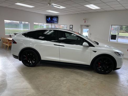 Used 2017 Tesla Model X P100D image 2