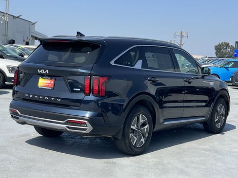 Used 2022 Kia Sorento S image 7