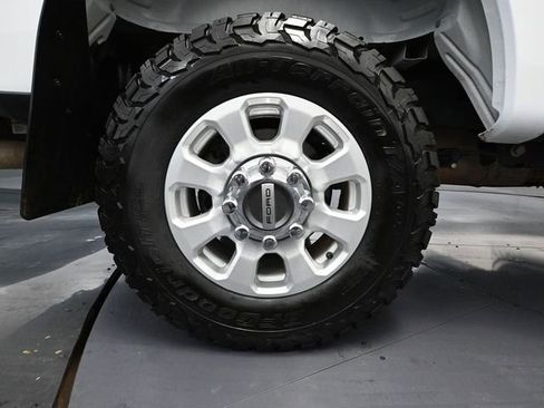 Used 2024 Ford F250 XLT w/ FX4 Off-Road Package image 15