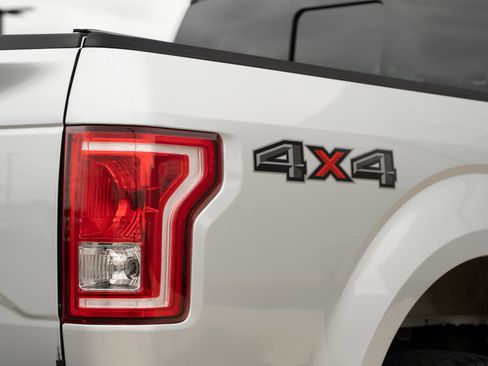 Used 2015 Ford F150 XLT w/ Equipment Group 302A Luxury AWD/4WD image 31