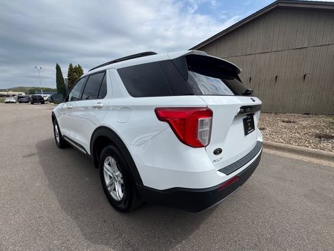Used 2022 Ford Explorer XLT AWD/4WD image 11