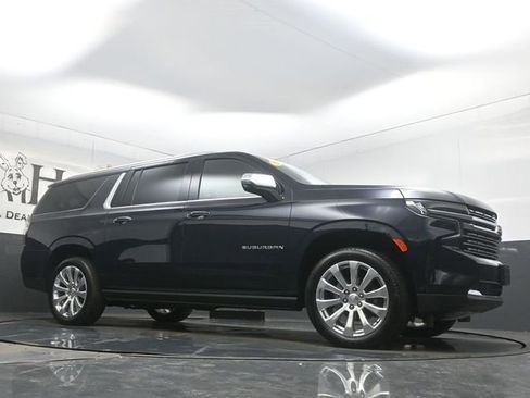 Certified 2023 Chevrolet Suburban Premier w/ Advanced Technology Package image 2