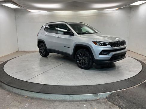 New 2026 Jeep Compass Latitude image 7