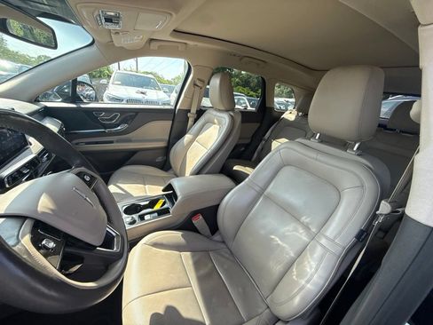 Used 2021 Lincoln Corsair AWD w/ Premium Package image 15