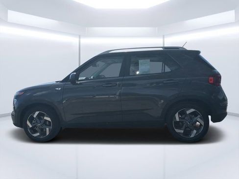 Used 2025 Hyundai Venue SEL FWD image 6