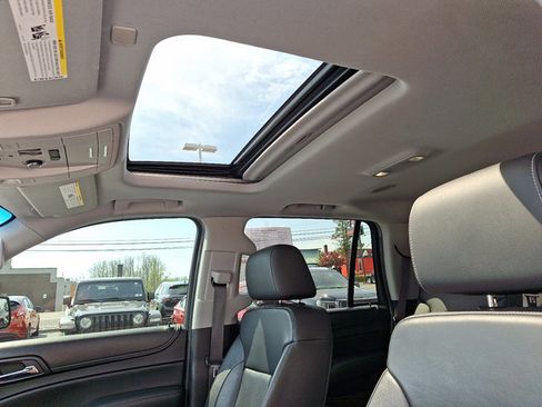 Used 2018 GMC Yukon SLT AWD/4WD image 16