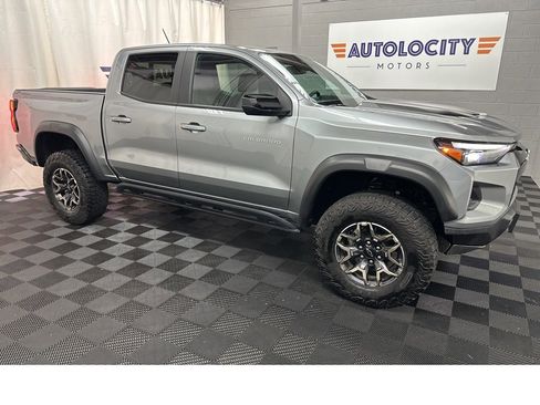 Used 2024 Chevrolet Colorado ZR2 image 2