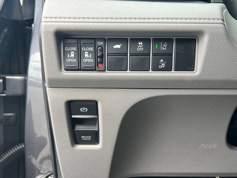Used 2019 Honda Odyssey EX-L image 21