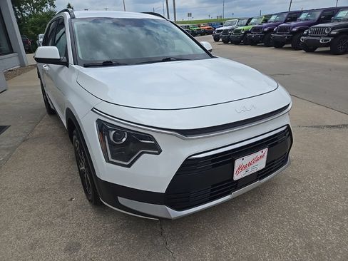 Used 2024 Kia Niro EX FWD image 15