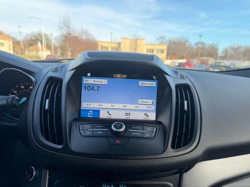 Used 2019 Ford Escape SE image 11