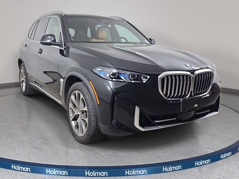 Used 2024 BMW X5 xDrive40i w/ Premium Package image 4