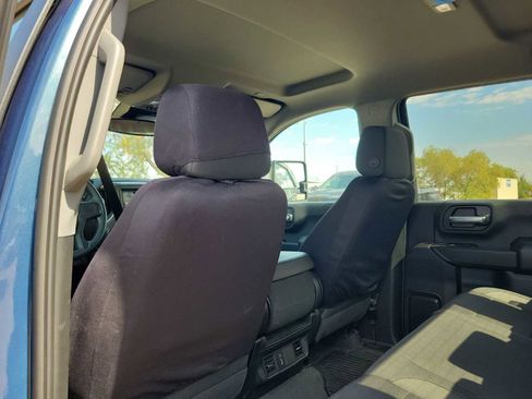 Used 2025 Chevrolet Silverado 2500 Custom w/ Custom Value Package image 12