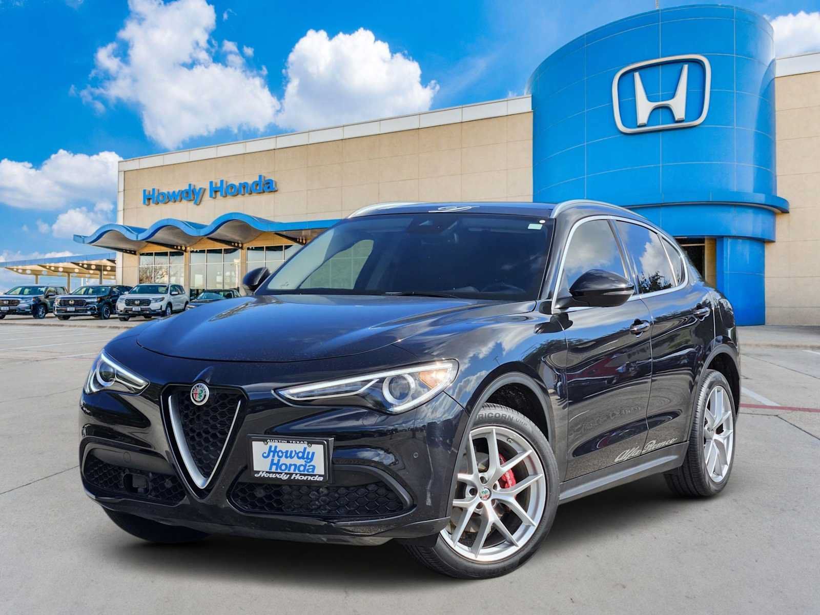 Used 2019 Alfa Romeo Stelvio Ti Lusso w/ Quick Order Package 22X Lusso AWD/4WD image 1