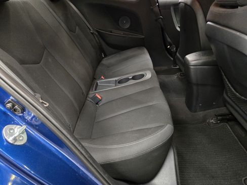 Used 2015 Hyundai Veloster FWD image 11
