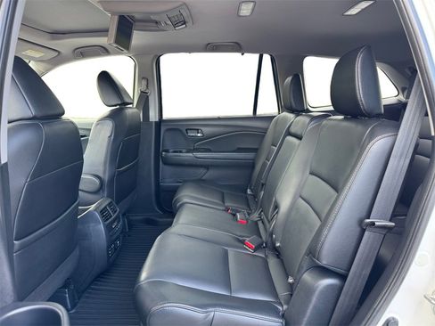 Used 2018 Honda Pilot Touring image 19