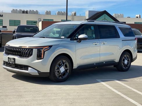 New 2026 Kia Carnival EX image 7